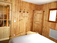 Chambre du bas lit double